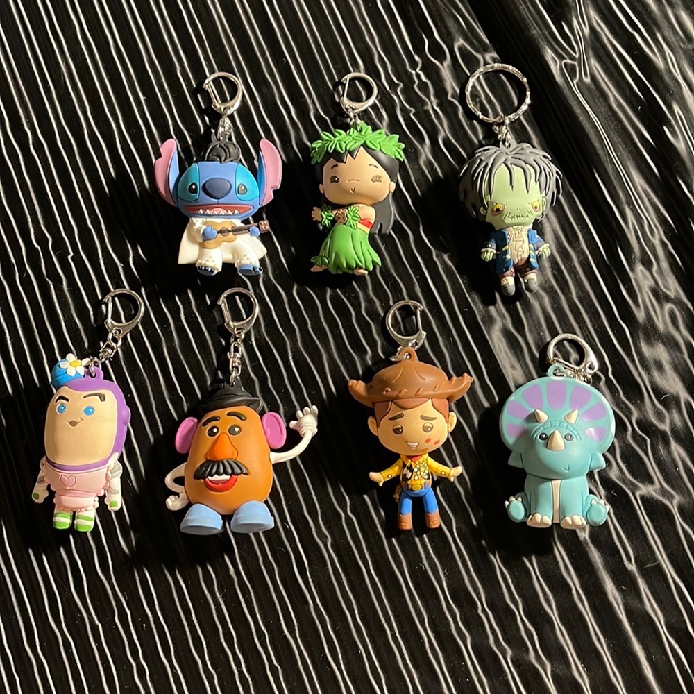 Set of 7 Disney Keychains| Hocus Pocus | ToyStory | Lilo & Stitch